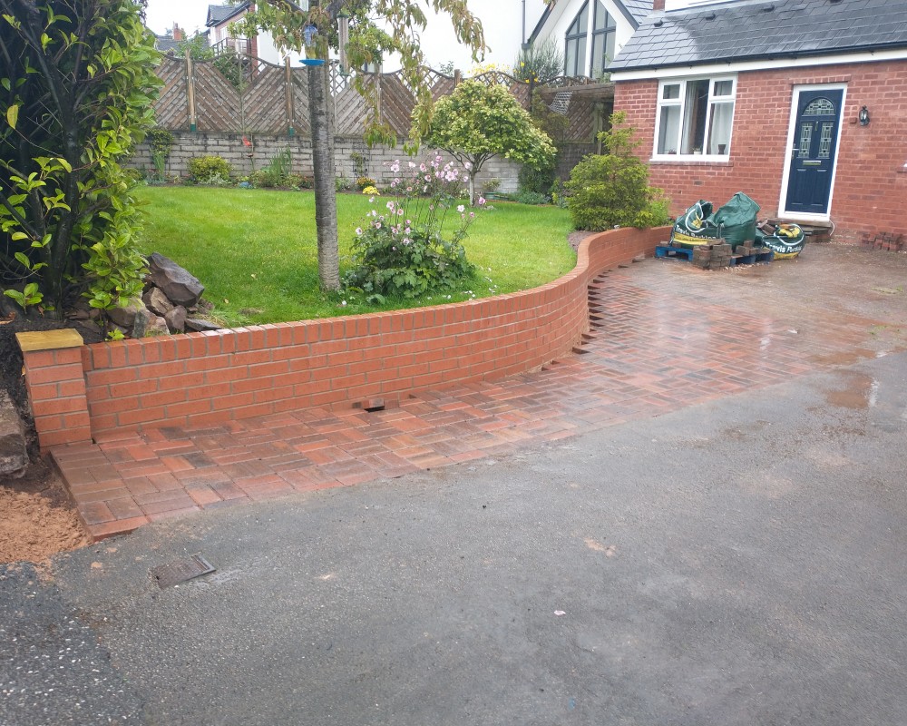 Driveway Wall & Block Paving